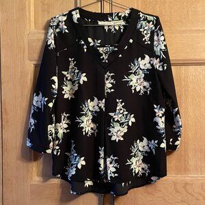 Black Floral V-neck Tunic by 41 Hawthorn, Size M